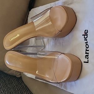 Gorgeous Larroude Brazil Dolly Lucite Vinyl Platform Mules Bag 7.5 clear heels